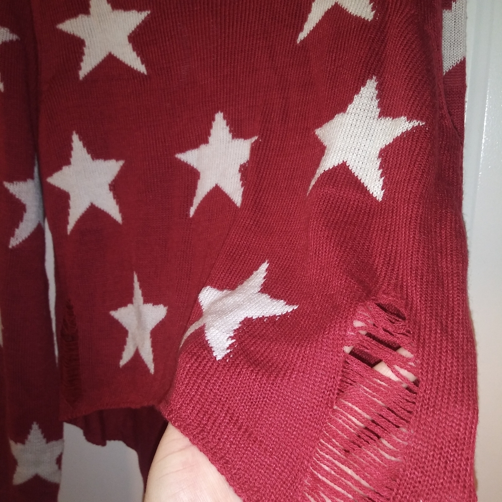 Nwt Rue 21 Red Star Sweater Ripped Large XL - Picture 2 of 3